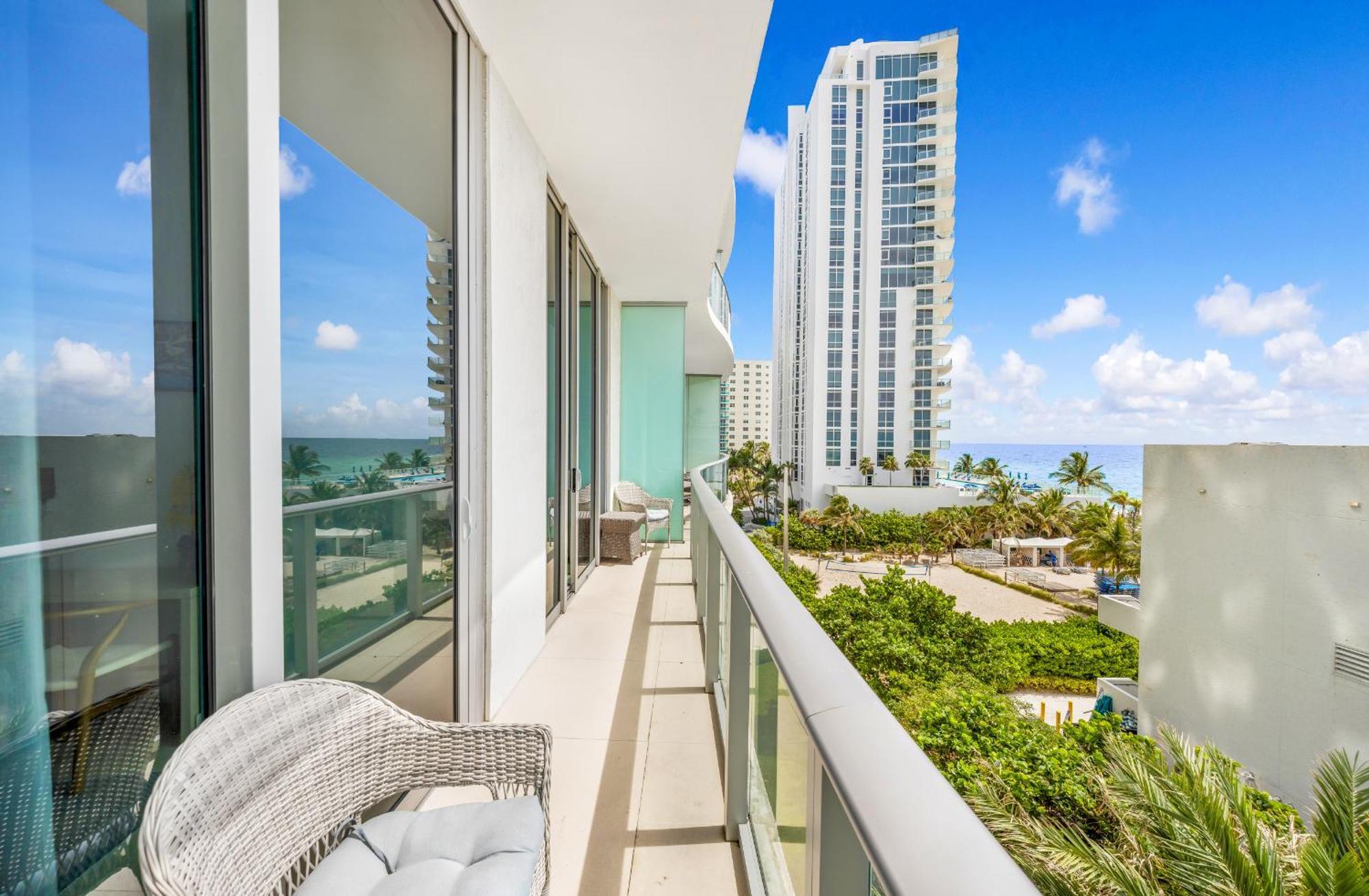 Wake Up To The Sound Of Waves In A Stylish Condo In A Luxury Resort Hollywood Kültér fotó
