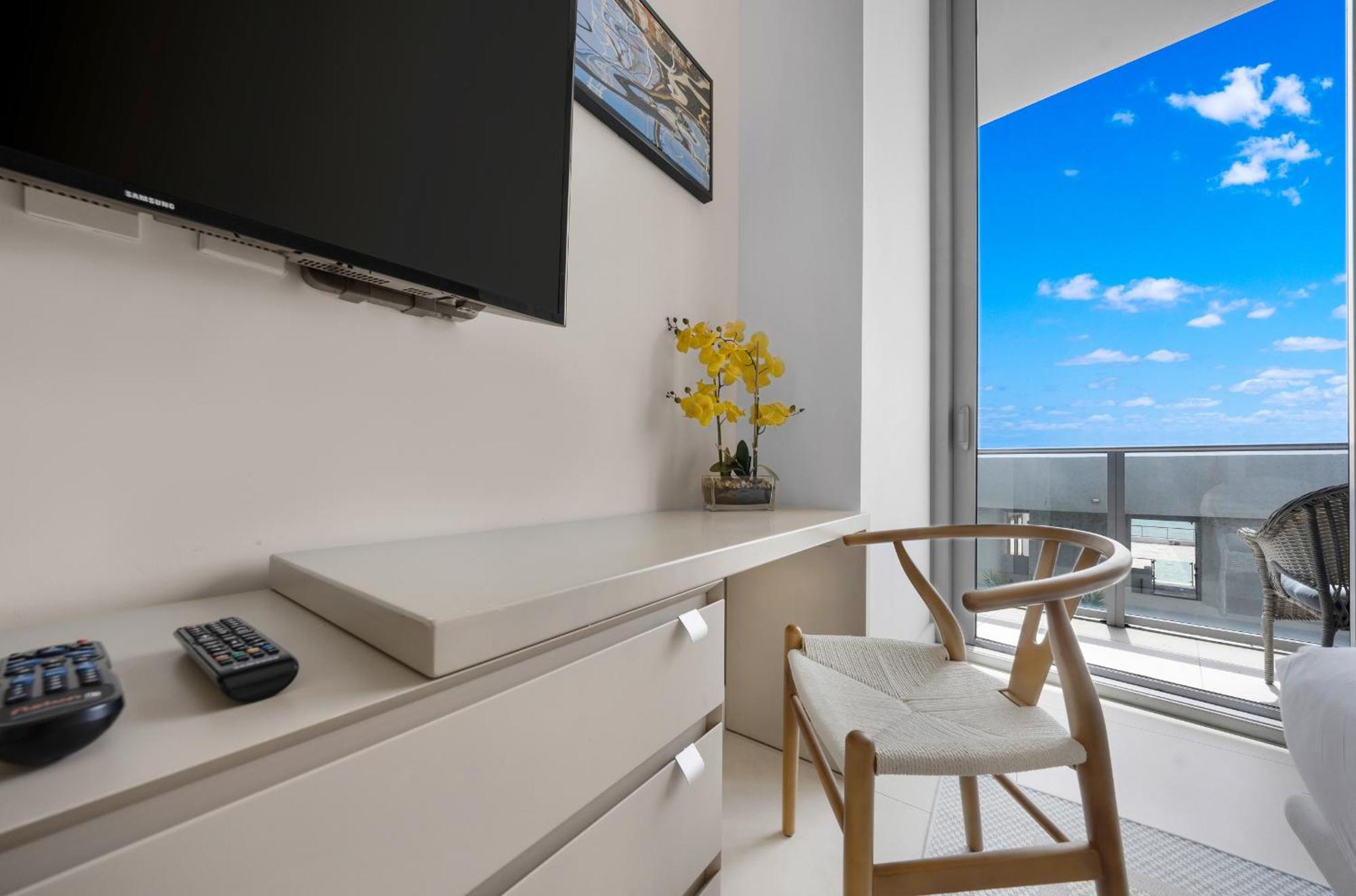 Wake Up To The Sound Of Waves In A Stylish Condo In A Luxury Resort Hollywood Kültér fotó